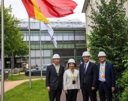 STATEMENT: Shanghai Electric leaders visit Siemens...
