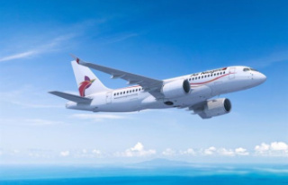 Airbus signs an order with Air Niugini for six of...