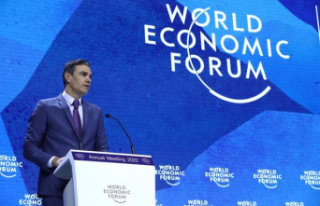 Sánchez will meet today in Davos with executives...