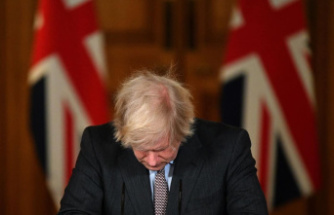 Boris Johnson will address the country, the bleeding of departures continues