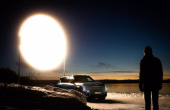 STATEMENT: The Kia EV9 powers a lighting installation that imitates the sun in Norway